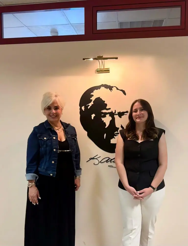 Odyolog Betül İçöz Uzman oldu.